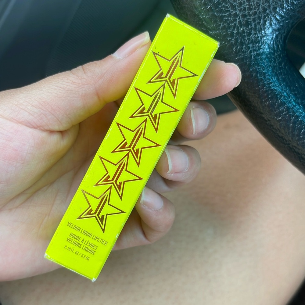 Jeffrey star liquid lipstick no offense